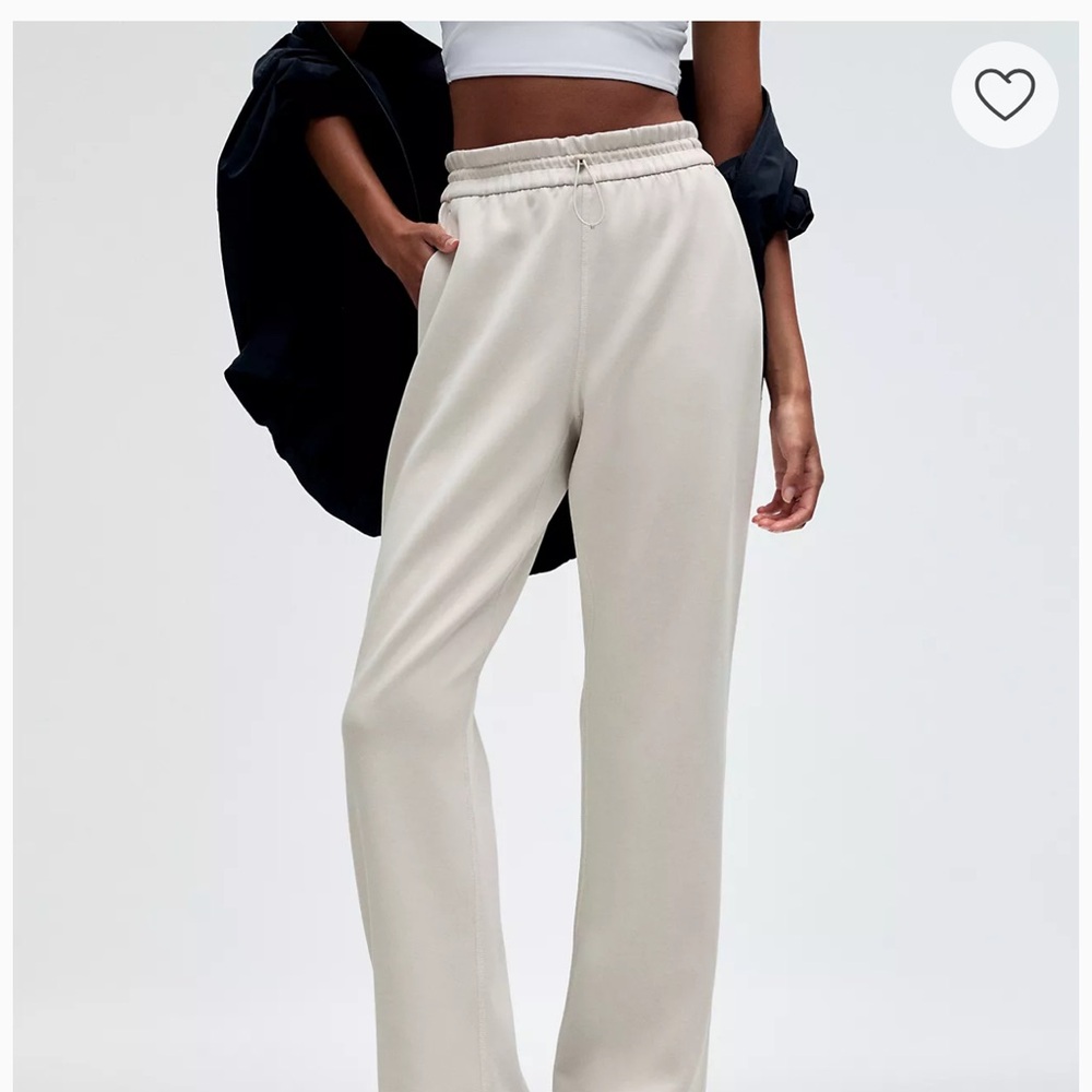 Lululemon soft stream joggers great condition!